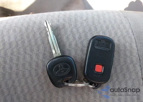 2005 Toyota Corolla Le from USA, damaged, VIN 2T1BR32E55C446148